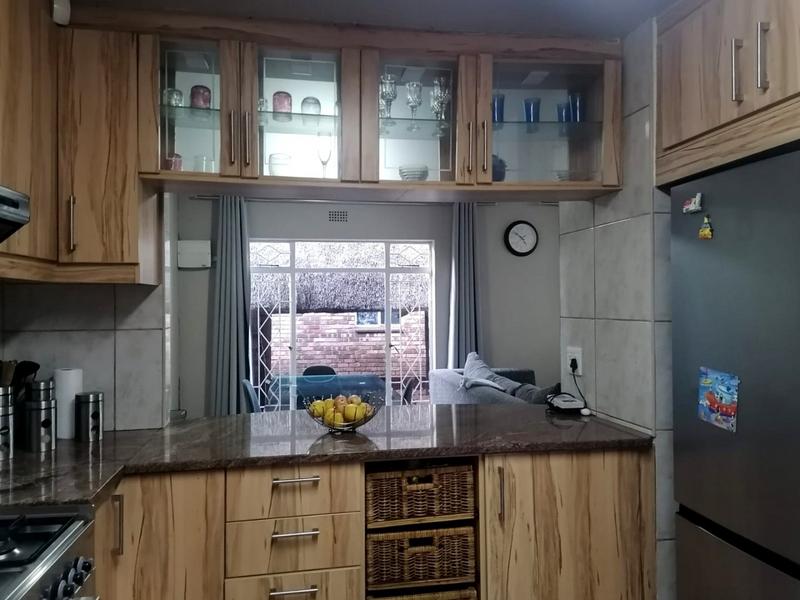 2 Bedroom Property for Sale in Lindhaven Gauteng
