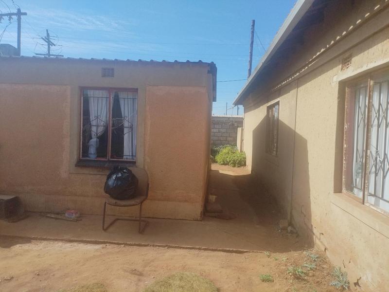 2 Bedroom Property for Sale in Zonkezizwe Gauteng