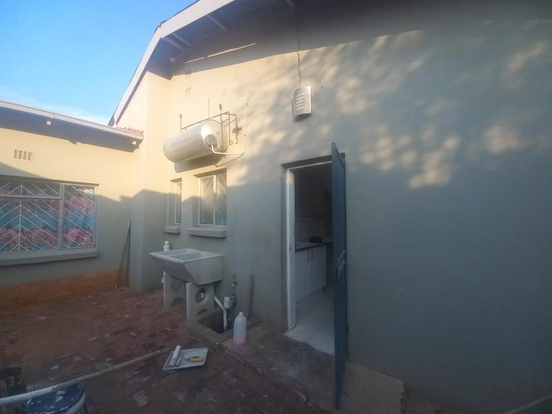 To Let 2 Bedroom Property for Rent in Laudium Gauteng
