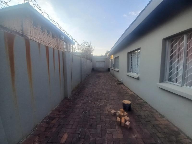 To Let 2 Bedroom Property for Rent in Laudium Gauteng