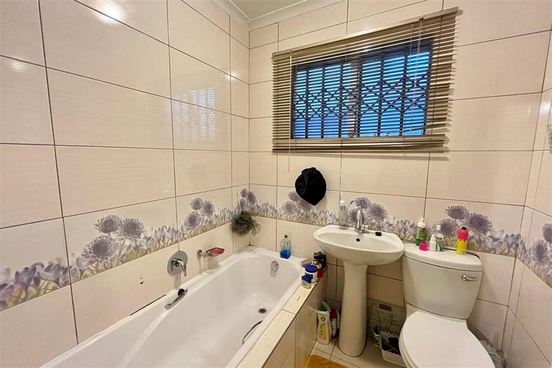 To Let 2 Bedroom Property for Rent in Klippoortje Gauteng