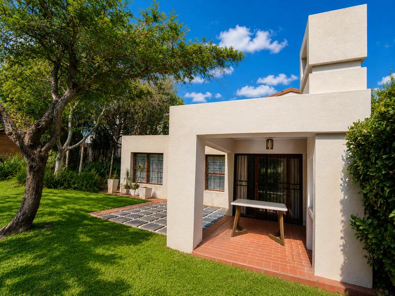 To Let 2 Bedroom Property for Rent in Waterkloof A H Gauteng