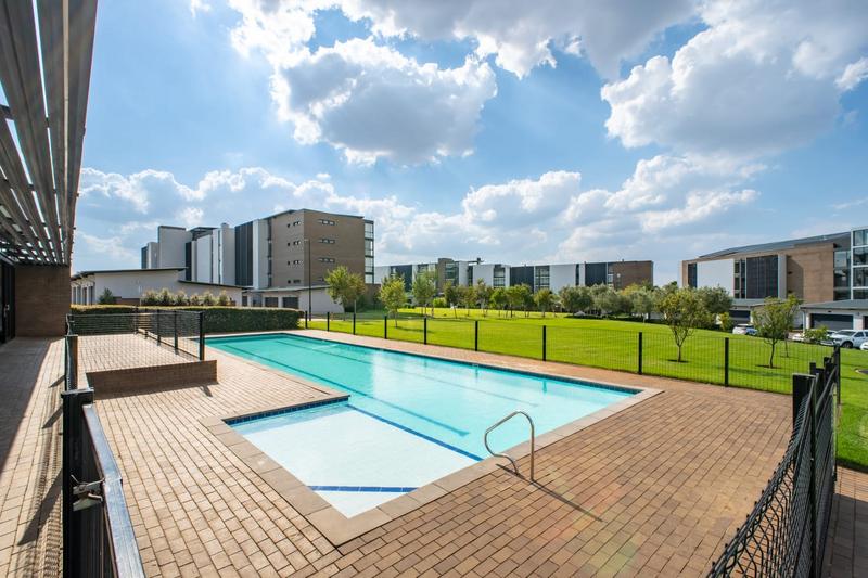 2 Bedroom Property for Sale in Midfield Estate Gauteng