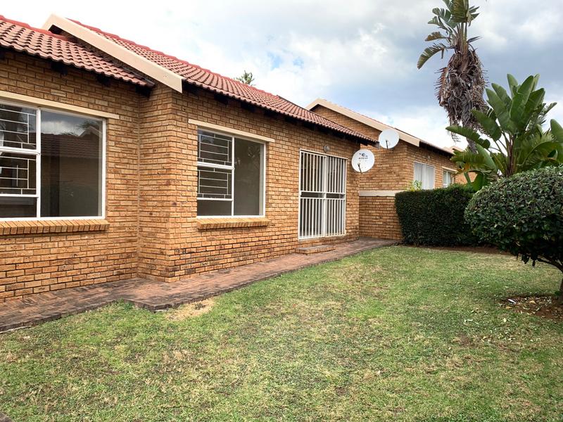 To Let 2 Bedroom Property for Rent in Heuwelsig Estate Gauteng