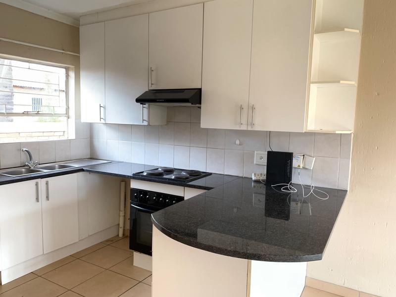 To Let 2 Bedroom Property for Rent in Heuwelsig Estate Gauteng