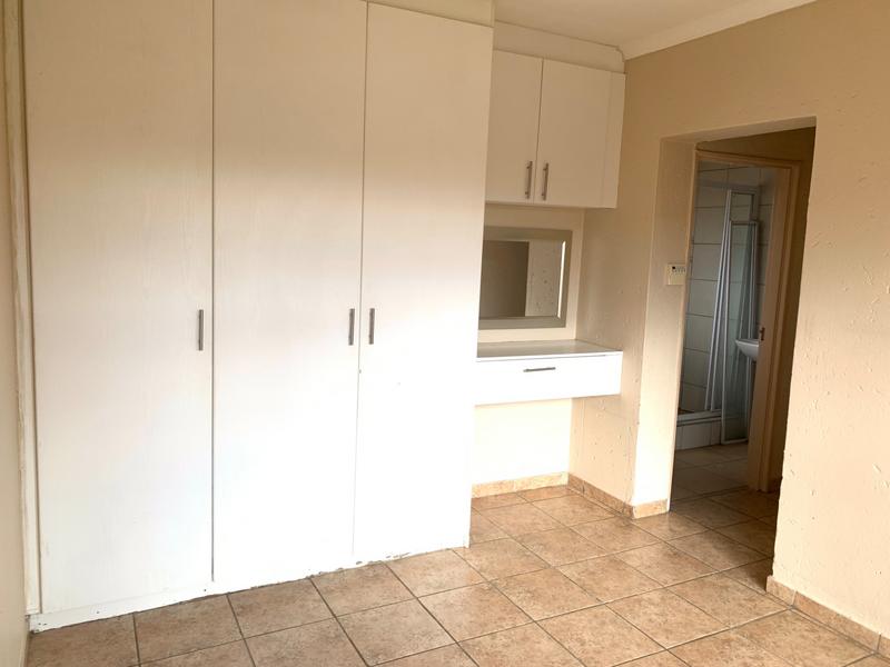 To Let 2 Bedroom Property for Rent in Heuwelsig Estate Gauteng