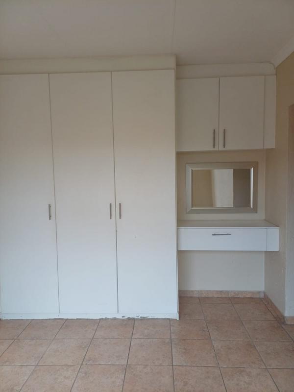 To Let 2 Bedroom Property for Rent in Heuwelsig Estate Gauteng