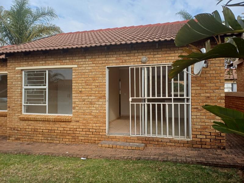 To Let 2 Bedroom Property for Rent in Heuwelsig Estate Gauteng