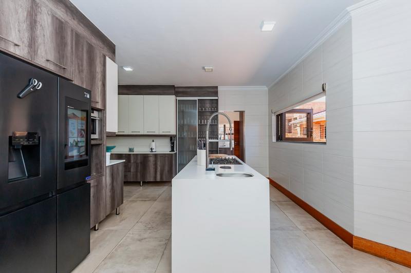 5 Bedroom Property for Sale in Meyersdal Gauteng