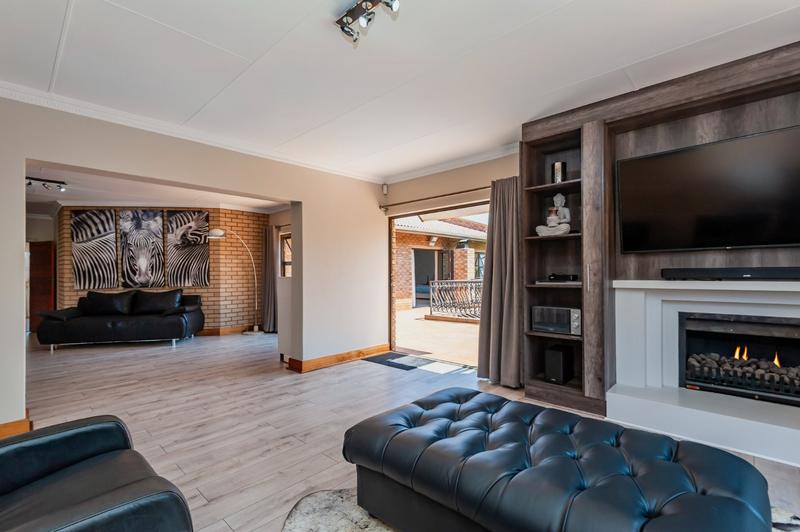 5 Bedroom Property for Sale in Meyersdal Gauteng