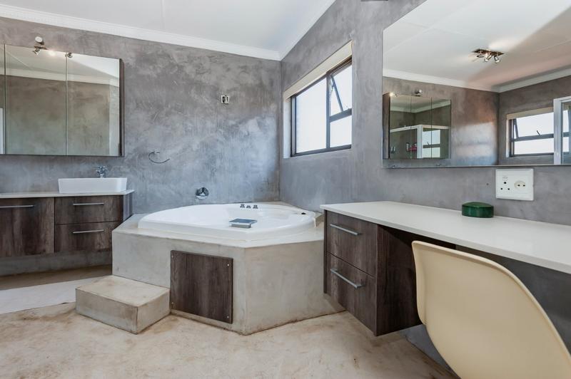5 Bedroom Property for Sale in Meyersdal Gauteng