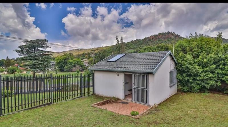 4 Bedroom Property for Sale in Mondeor Gauteng