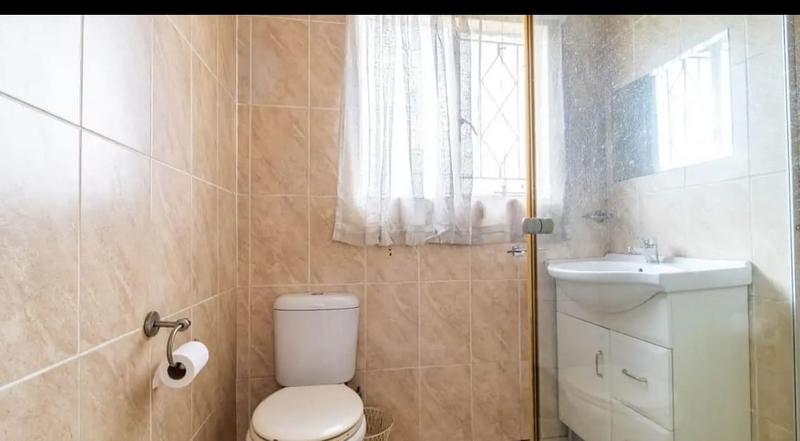 4 Bedroom Property for Sale in Mondeor Gauteng