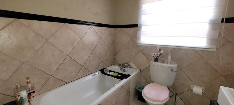 4 Bedroom Property for Sale in Liefde en Vrede Gauteng