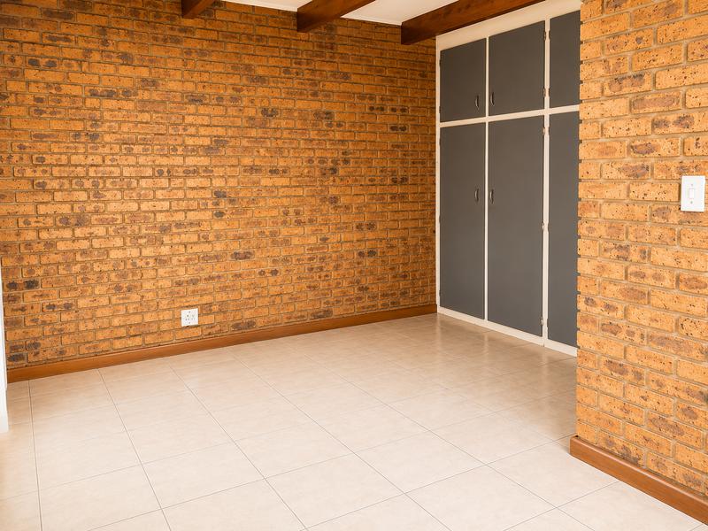 1 Bedroom Property for Sale in Paul Krugersoord Gauteng