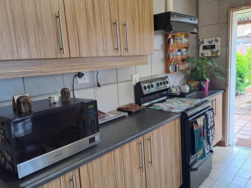 5 Bedroom Property for Sale in Lyttelton Manor Gauteng