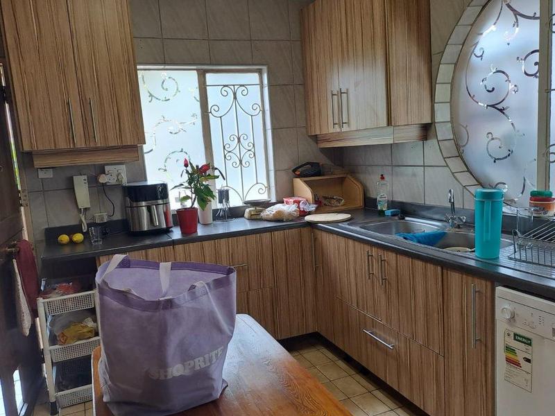 5 Bedroom Property for Sale in Lyttelton Manor Gauteng