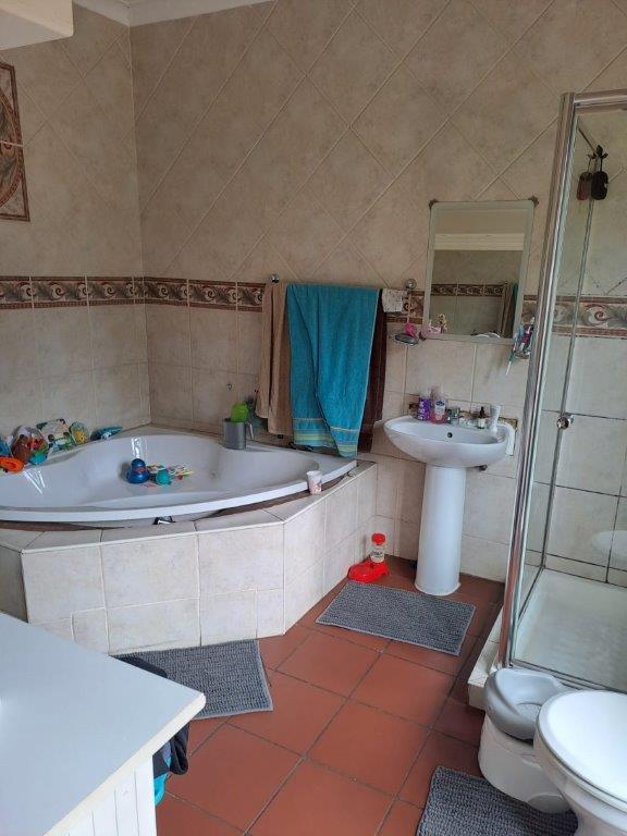 5 Bedroom Property for Sale in Lyttelton Manor Gauteng