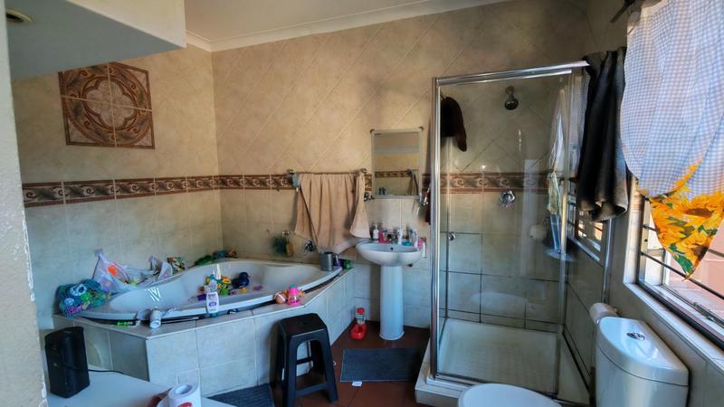 5 Bedroom Property for Sale in Lyttelton Manor Gauteng
