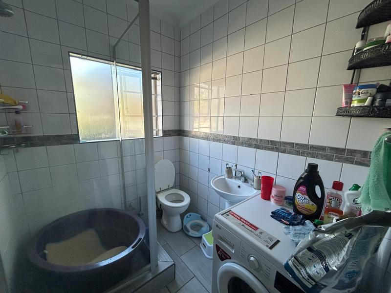 To Let 2 Bedroom Property for Rent in Rooihuiskraal Gauteng