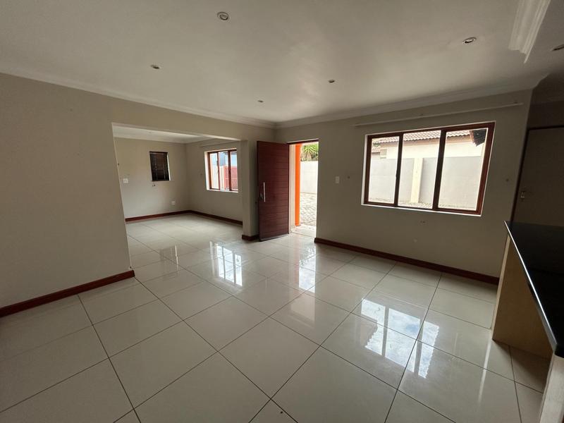 To Let 5 Bedroom Property for Rent in The Reeds Gauteng