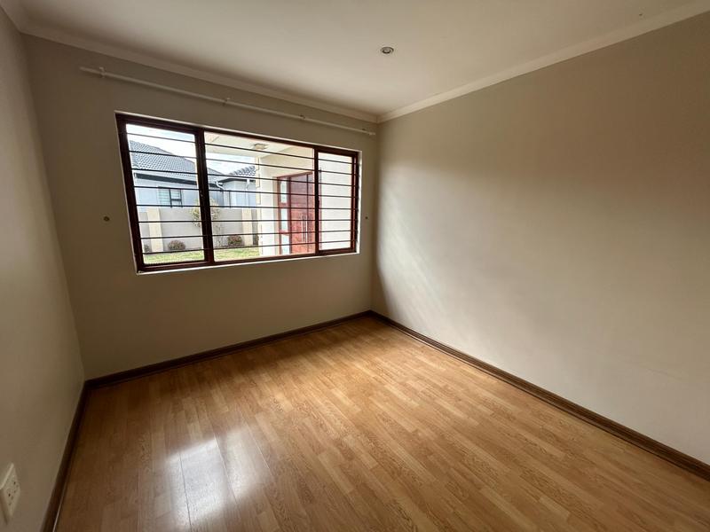 To Let 5 Bedroom Property for Rent in The Reeds Gauteng