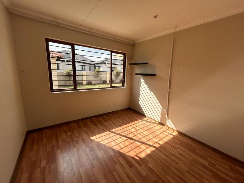 To Let 5 Bedroom Property for Rent in The Reeds Gauteng