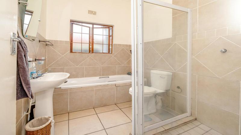 3 Bedroom Property for Sale in Sharonlea Gauteng
