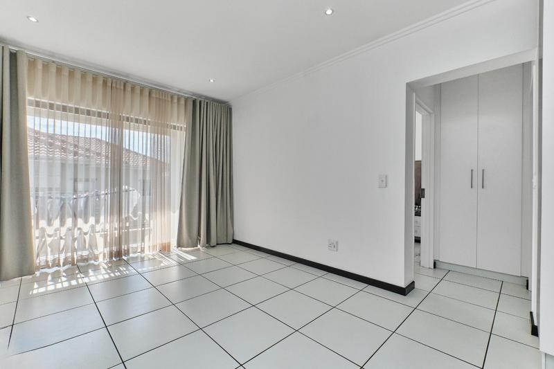 To Let 1 Bedroom Property for Rent in Lonehill Gauteng