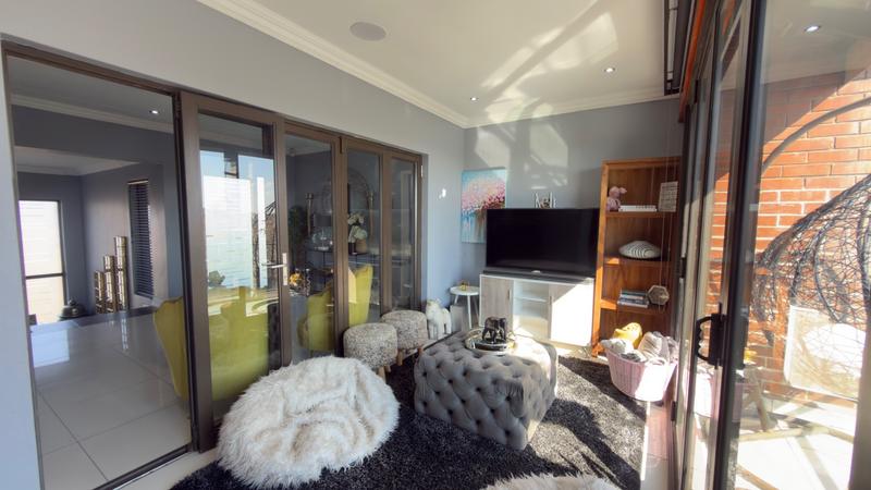 6 Bedroom Property for Sale in Aquavista Mountain Estate Gauteng