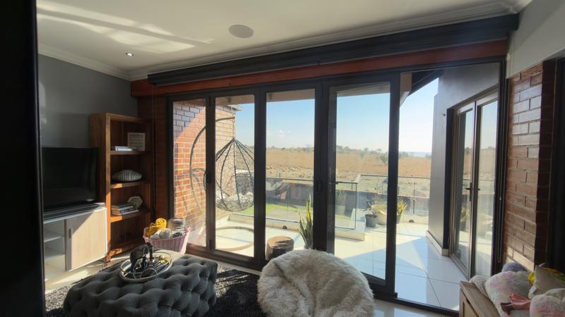 6 Bedroom Property for Sale in Aquavista Mountain Estate Gauteng