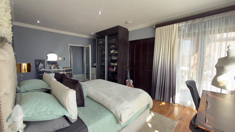 6 Bedroom Property for Sale in Aquavista Mountain Estate Gauteng