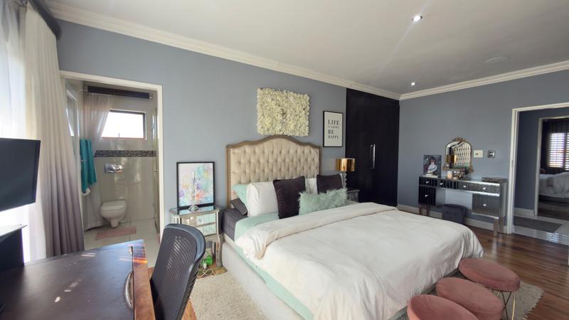 6 Bedroom Property for Sale in Aquavista Mountain Estate Gauteng