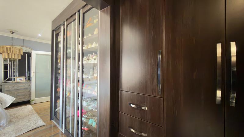 6 Bedroom Property for Sale in Aquavista Mountain Estate Gauteng