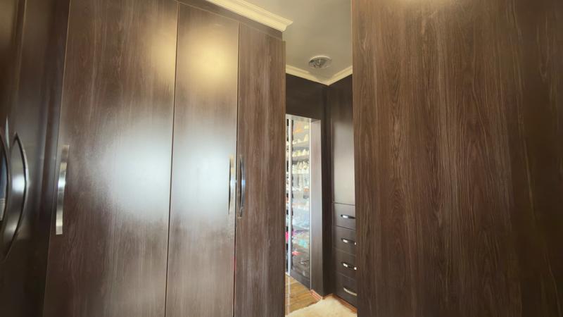 6 Bedroom Property for Sale in Aquavista Mountain Estate Gauteng