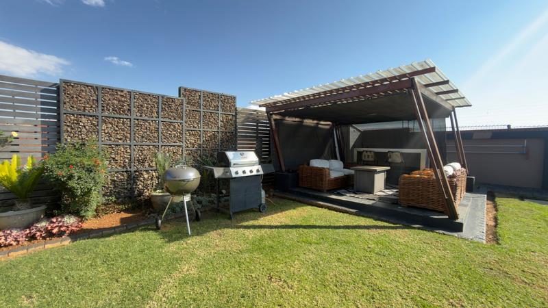 6 Bedroom Property for Sale in Aquavista Mountain Estate Gauteng