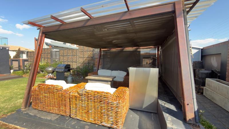 6 Bedroom Property for Sale in Aquavista Mountain Estate Gauteng