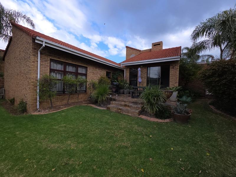 To Let 3 Bedroom Property for Rent in Blue Gill Estate Gauteng