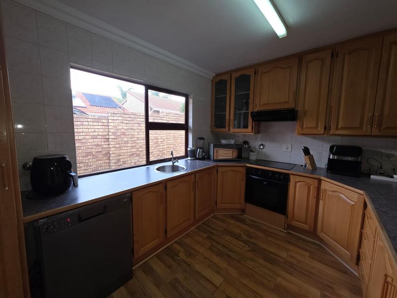 To Let 3 Bedroom Property for Rent in Blue Gill Estate Gauteng