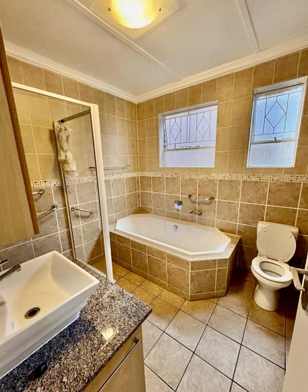 To Let 2 Bedroom Property for Rent in Sandringham Gauteng