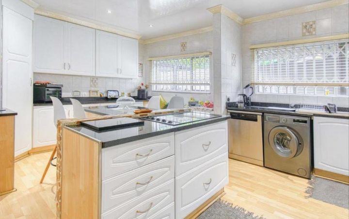 4 Bedroom Property for Sale in Ridgeway Gauteng