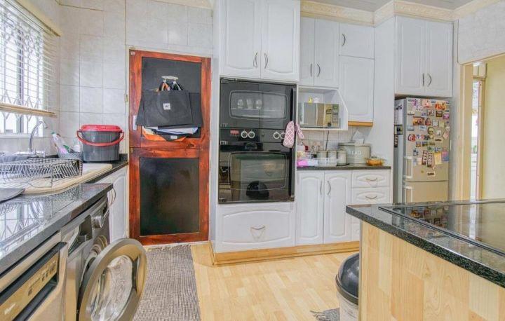 4 Bedroom Property for Sale in Ridgeway Gauteng