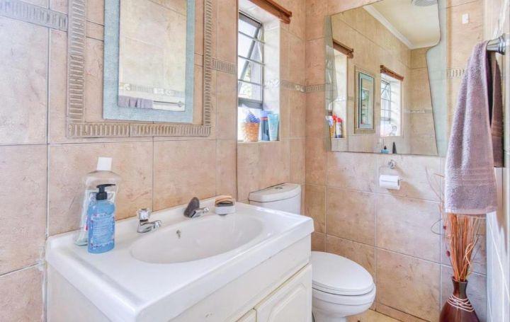 4 Bedroom Property for Sale in Ridgeway Gauteng