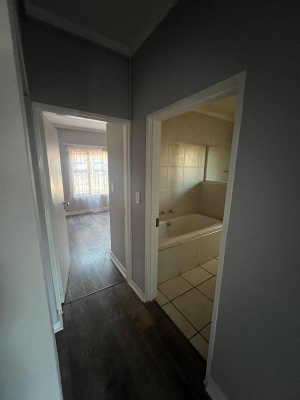 2 Bedroom Property for Sale in Sunninghill Gauteng