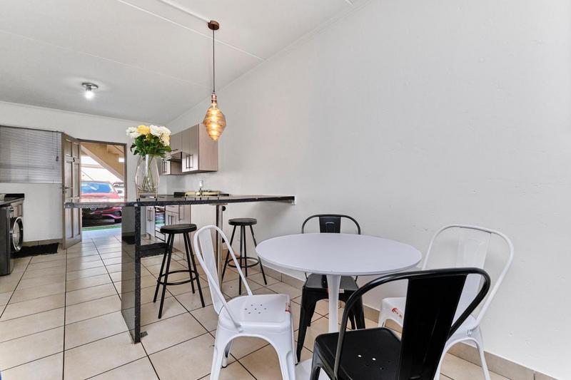 To Let 3 Bedroom Property for Rent in Beverley Gauteng