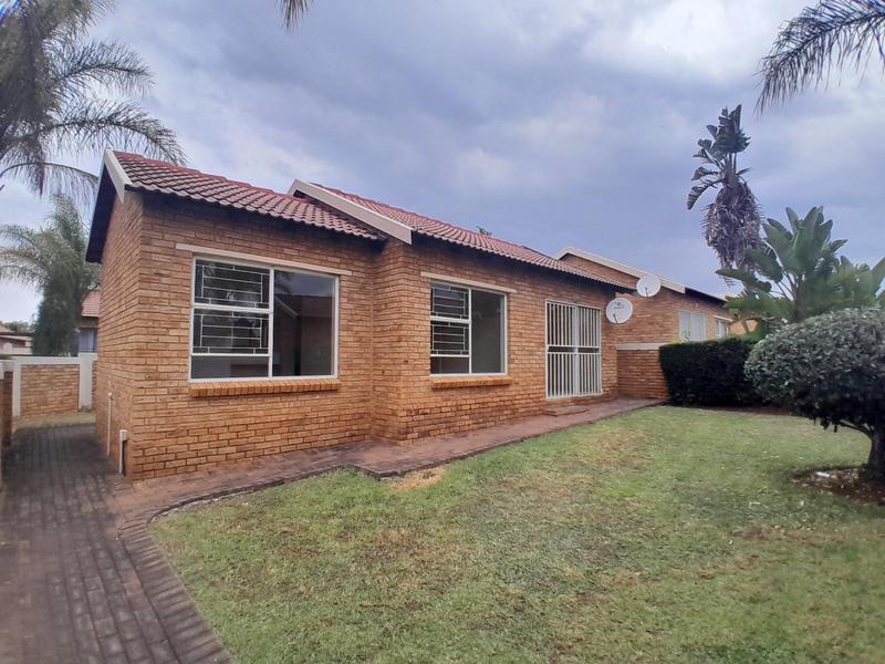 To Let 2 Bedroom Property for Rent in Heuwelsig Estate Gauteng