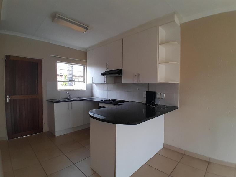 To Let 2 Bedroom Property for Rent in Heuwelsig Estate Gauteng