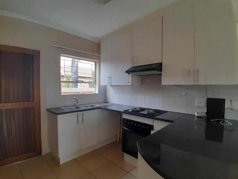 To Let 2 Bedroom Property for Rent in Heuwelsig Estate Gauteng