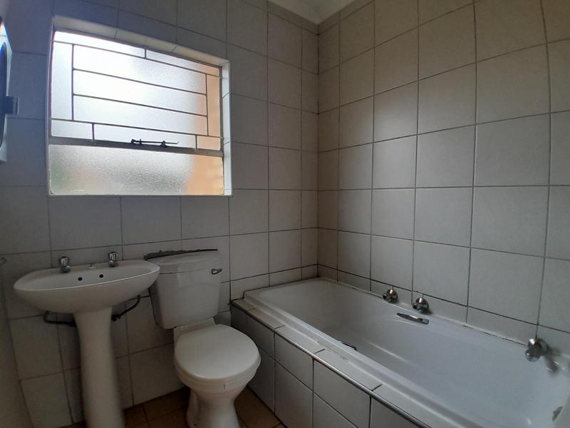To Let 2 Bedroom Property for Rent in Heuwelsig Estate Gauteng