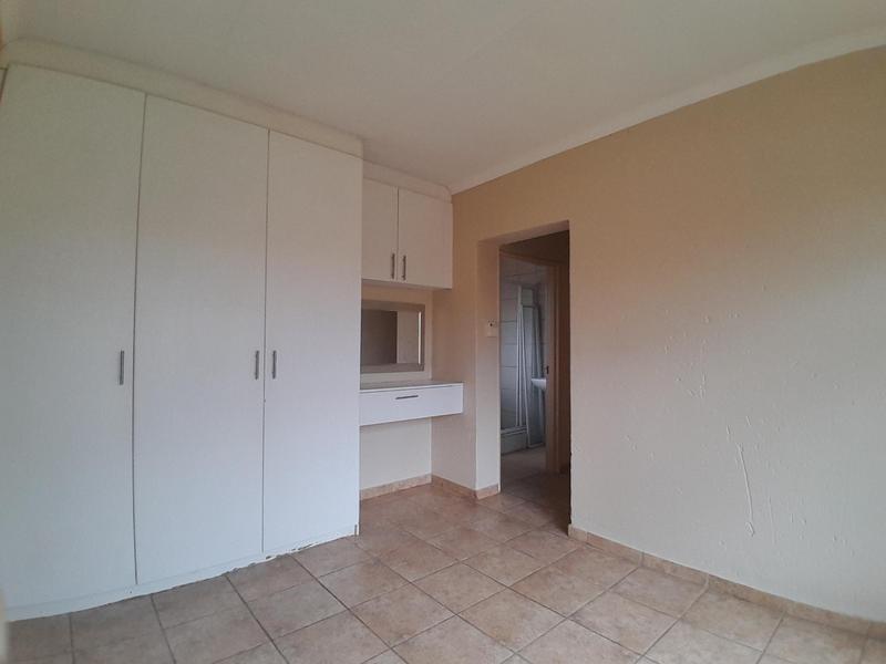 To Let 2 Bedroom Property for Rent in Heuwelsig Estate Gauteng